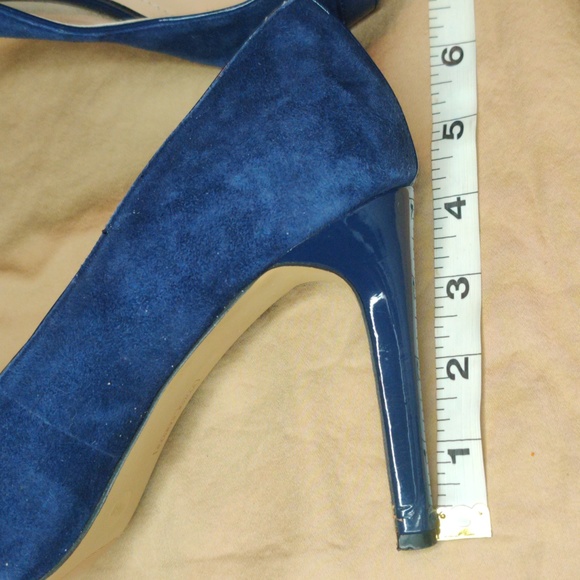 Vince Camuto Blue Velvet Size 10M - Picture 6 of 7